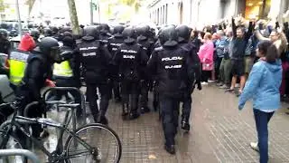 1-O Catalan referendum, Spanish police raids polling stations and attack voters