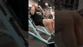 Help! Knee Pain on the Hack Squat ‼️address the foot