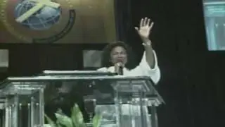 Prophetess Juanita Bynum singing at Christian Faith Fellowship Church with Bishop Darrell Hines.