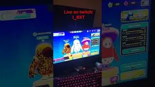playing fall guys live right now