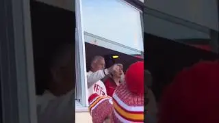 Taylor Swift and Her Dad, Scott, Cheer on Travis Kelce at the Chiefs vs. Raiders Game!