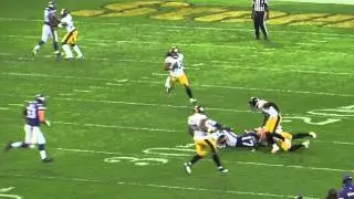 Vikings QB Matt Cassel passes to WR Jarius Wright