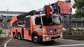 [Bullhorn!] L&ouml;schzug + GW-AS Feuerwache 1 Frankfurt auf Einsatzfahrt