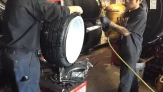 19x10.5 with a 235/35/19