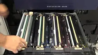 Xerox&reg; DocuColor&reg; 5000 Digital Press Replacing the Drum Cartridges