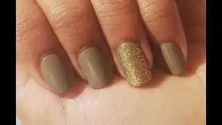 Super easy glitter accent nail