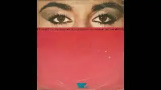 Nur Yoldaş - Tenha Gözlerinde (Girdin Hikayeme)