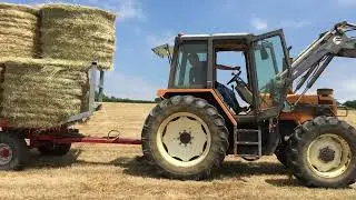 Travaux de Ferme. Tracteur agricole. Mon 