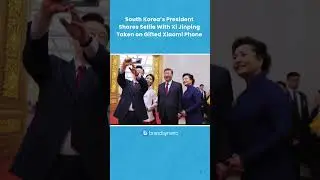 South Korea&rsquo;s President Shares Selfie With Xi Jinping Taken on Gifted Xiaomi Phone