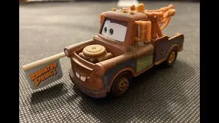 Disney Pixar Cars Мэтер с табличкой