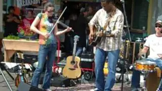 Brad Perry & the Acoustic Fingerprints @ 7th Ave Street Fair - www.silverplatter.info