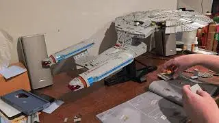 Lego Star Trek U.S.S. Enterprise NCC-1701-D Set (Set 10356) Part 11