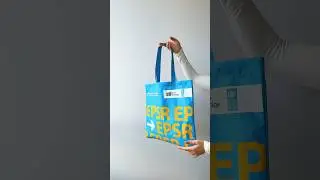 👜💛 Pop of Color &mdash; Blue Tote with Yellow Text! #BlueBag #YellowText #ChicBag #FashionBag