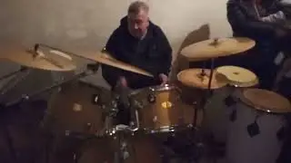 MIGUEL ANGEL GARIPOLI NO SE NOTAN LOS A&Ntilde;O LE SIGUE DANDO A LA BATERIA BRAVO