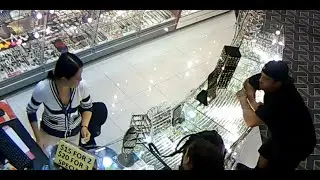 Robbery in Broad Daylight at the Mall!