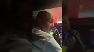 Водитель бизнес класса выгнал своих пассажиров из авто..