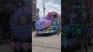 UNIVERSAL MEGA MOVIE PARADE