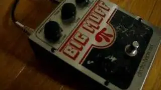 Electro-Harmonix BIG MUFF (w/tone-bypass)