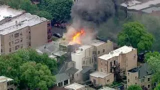 Large fire breaks out at Chicago building