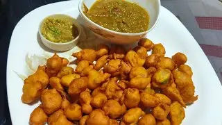 Crispy Moong Dal Ke Pakode/  बारिश के मौसम में बनाये गरमागरम पकोड़े और तीखी चटनी / Tea Time Snack /