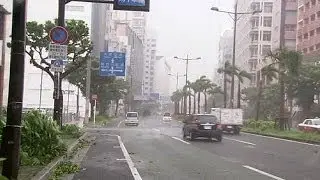 Typhoon Neoguri batters Japanese islands of Okinawa