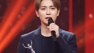 🌟😭「Juniの涙の受賞スピーチ――伝説の日本音楽大賞の舞台で」🏆💖