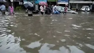 Veera desai road flooded by rain(1)