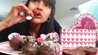 CHOCOLATE COVERED STRAWBERRIES MUKBANG | RAW VEGAN | VALENTINES DAY