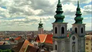 WIEN (A) - Mariahilfkirche: Der Schustermichel läutet.