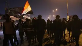 Anti-government protesters burn tyres to block roads in Iraq's Basra | AFP
