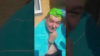 Dying dads hair green he thought it was blue