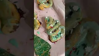 ЕЛОЧНЫЕ БУЛОЧКИ С КОРИЦЕЙ