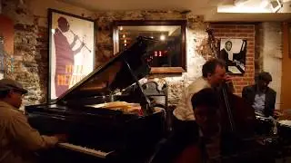 Pasquale Grasso quartet (feat. Sacha Perry) - Just One Of Those Things