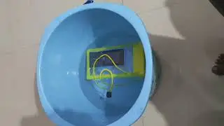 Water Testing waterproof phone holder// Waterproof phone case// Jean's Tech World