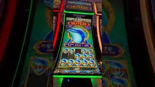 We randomly triggered the Hold and Spin bonus feature. #slots #casinogames #bonusslot #gambling