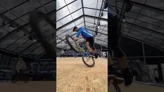 Flip it ​⁠@martindrazilbmx #bmx #fourpegsbmx #bmxflatland #flatland