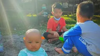 WEEKEND, NYANTAI DI PANTAI KERANDANGAN, SARAPAN PAGI DAN BERMAIN PASIR