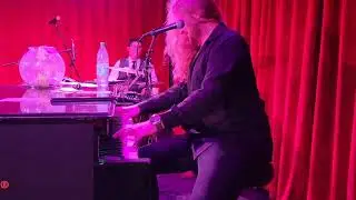 Johnny B Good - Dueling pianos NCL - #howlatthemoon #howlatsea