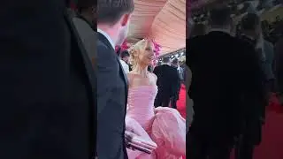 aliana grande in all Pink in vanity fair Oscar party