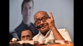 Digvijaya Singh visits EVM strong room in Bhopal