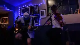 Pistol Pete Wearn & Oliver Parry - Bad Moon Rising