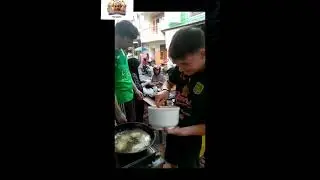 Foreigners learning tocook Indonesia food&selling it at a roadside stal  #viral #culturalexploration