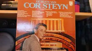 Cor Steyn whit music on orgel