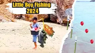 best fishing videos 2024 | Traditional boy catching fish with a hook & plastic bottle in the river