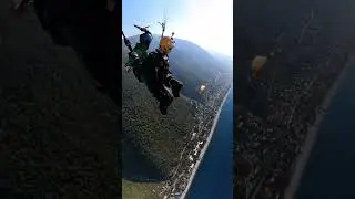 😳 Skydiver jumped from a paraglider