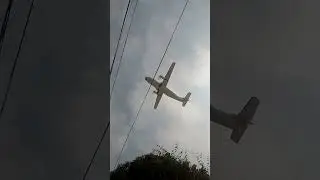 Avi&oacute;n de Aerol&iacute;nea conviasa Volando bajo Barinas- Venezuela 😎