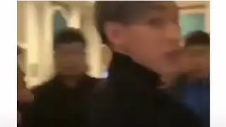 оглянулся на красивую фанатку, 🌚🔫