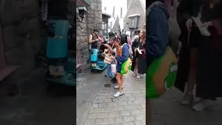 EVERYONE MUST TRY WIZARDS WAND