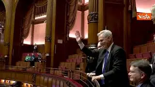 Lo speaker del Congresso USA a Montecitorio: l'applauso dei deputati al suo arrivo