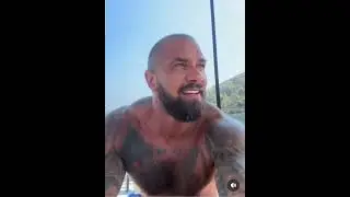 Alex Bodi vorbeste despre scandaluri și Ema Uta de pe un iaht